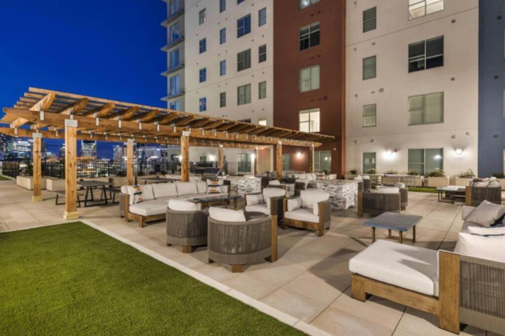 Beverly Hills Suite Penthouse The Gulch Nashville Bagian luar foto