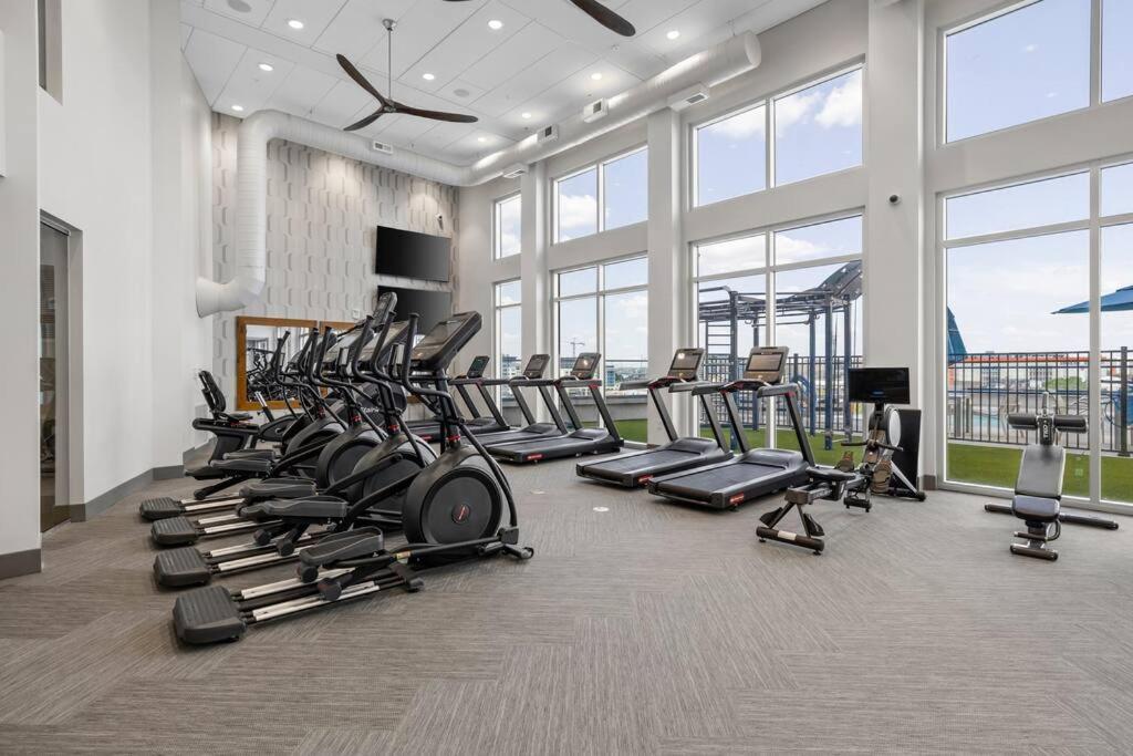 Beverly Hills Suite Penthouse The Gulch Nashville Bagian luar foto
