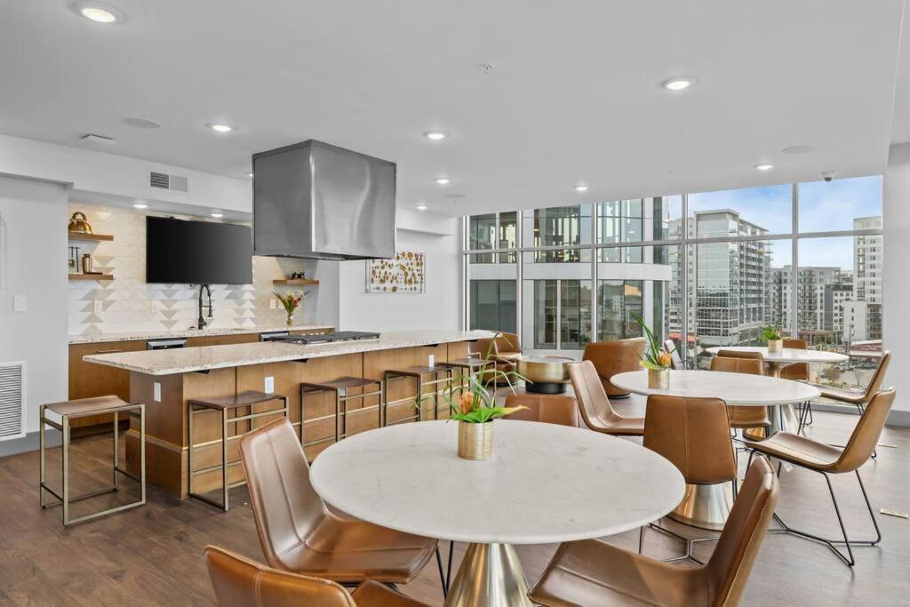 Beverly Hills Suite Penthouse The Gulch Nashville Bagian luar foto