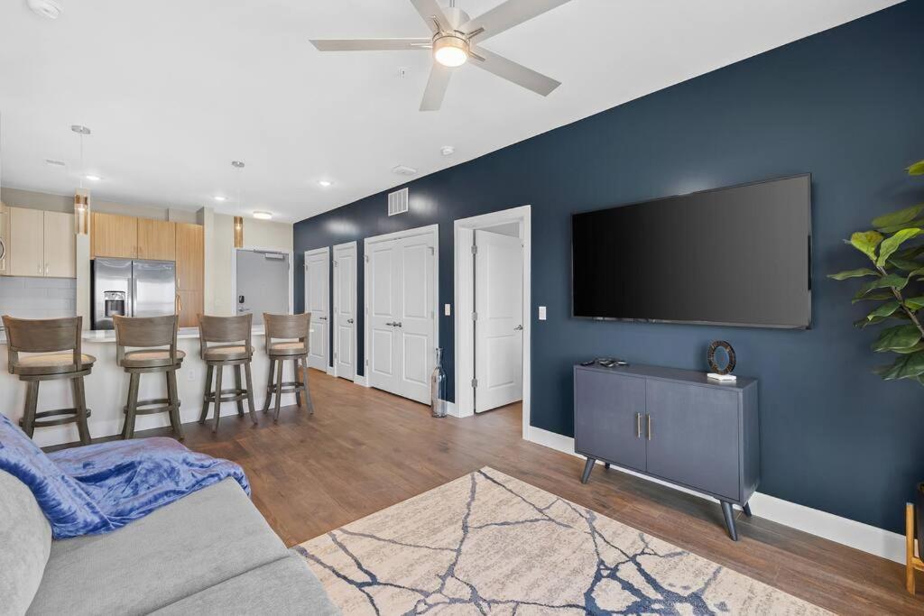 Beverly Hills Suite Penthouse The Gulch Nashville Bagian luar foto